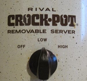 Slow cooker with stains that indicate use